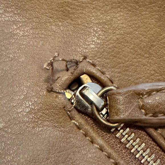 Elegant Brown Woven Leather Shoulder Bag - Picture 3 of 4